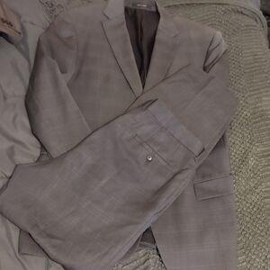 Hugo Boss Men's Gray Suit Size Large And Pants Size 36 Waist